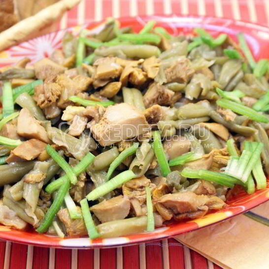 Рецепт лисички жаренные со стручковой фасолью
