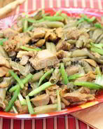 Лисички жаренные со стручковой фасолью