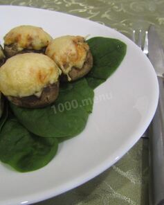 Шампиньоны фаршированные творогом и шпинатом