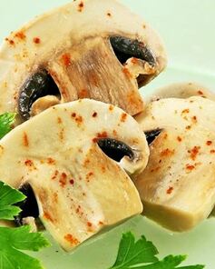 Шампиньоны по-посольски