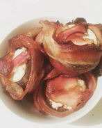 Шампиньоны в беконе