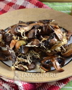 Шампиньоны, запеченные с сыром и чесноком