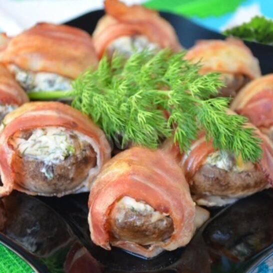 Рецепт шампиньоны запеченные в беконе в духовке