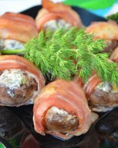 Шампиньоны запеченные в беконе в духовке