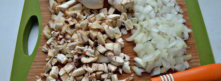 запеченные фаршированные шампиньоны. Шаг 3