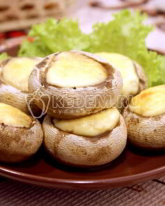 Запеченные шампиньоны с сыром