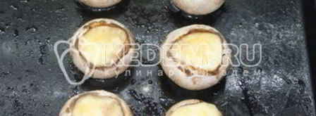 запеченные шампиньоны с сыром. Шаг 3