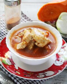 Гуляш из курицы с подливкой