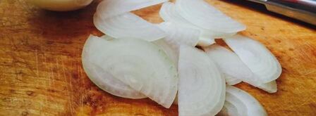 гуляш из отварного мяса. Шаг 2