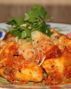 Картофельные ньокки с куриным филе и грибами