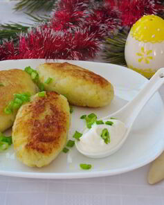 Картофельные котлеты с колбасой