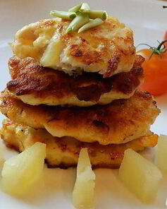 Котлеты куриные с ананасами