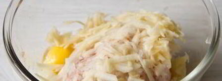 куриные котлеты с яблоками в беконе. Шаг 3