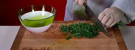 куриные котлеты тапака с зеленью. Шаг 2