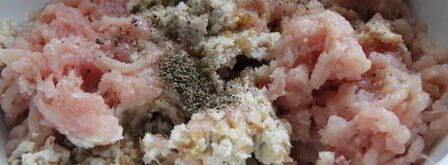 сочные куриные котлеты с жареным луком. Шаг 4