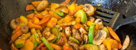 лапша с овощами и соевым соусом. Шаг 12