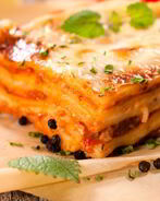 Лазанья с курицей и травами