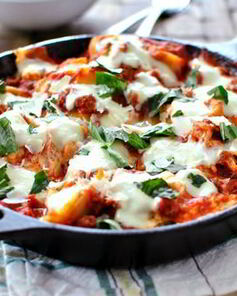 Мясная лазанья в сковороде