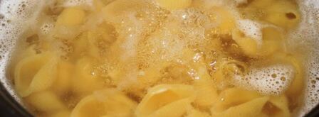 фаршированные конкилье ригате под миндальными лепестками. Шаг 3