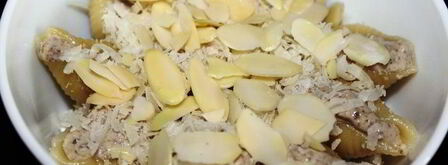 фаршированные конкилье ригате под миндальными лепестками. Шаг 10