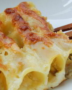 Каннеллони с курицей, ветчиной и грибами