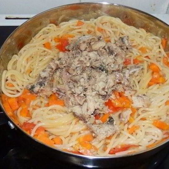 Рецепт макароны с консервированной сайрой