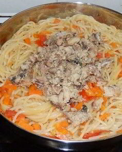 Макароны с консервированной сайрой