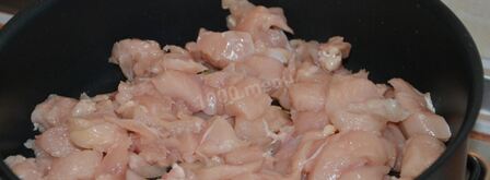 макароны с курицей и горошком в сливочном соусе. Шаг 3