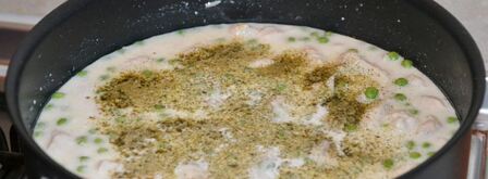 макароны с курицей и горошком в сливочном соусе. Шаг 7