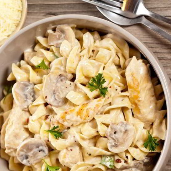 Рецепт макароны с курицей и грибами в сливочном соусе с карри