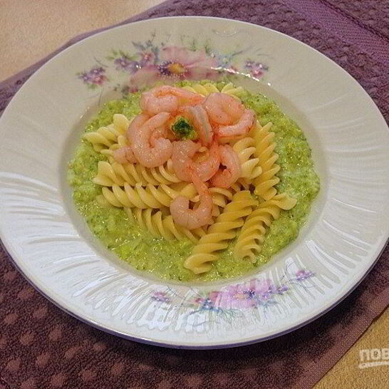 Рецепт макароны с соусом из брокколи и креветками
