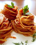 Макароны с томатной пастой