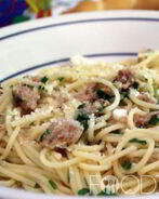 Макароны с тушенкой