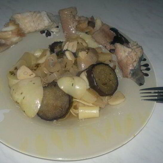 Рецепт отварная сайра и сом, овощи прованс и спагетти