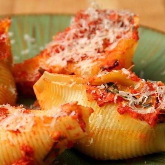 Рецепт паста, фаршированная колбасой и шпинатом