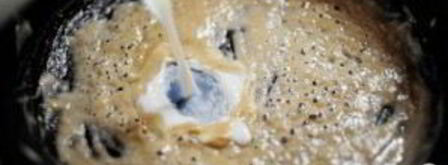 паста с помидорами, сыром и панировочными сухарями. Шаг 2