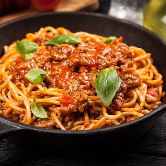 Рецепт паста с соусом болонез и нежным цуккини