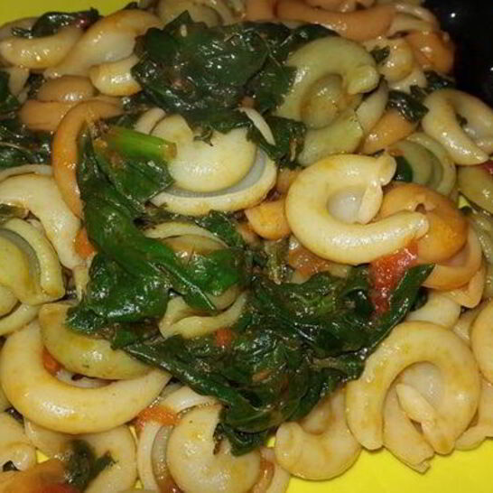 Рецепт паста триколор со шпинатом и томатным соусом