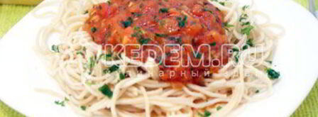 спагетти с томатным соусом и базиликом. Шаг 4