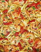 Спагетти с вялеными томатами