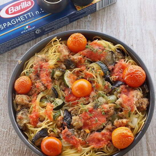 Рецепт спагетти, запеченные с овощами, куриным фаршем и томатами