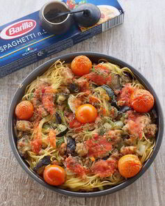 Спагетти, запеченные с овощами, куриным фаршем и томатами