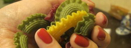 цветная паста с креветками, кальмаром, спаржей и кокосовым молоком. Шаг 3