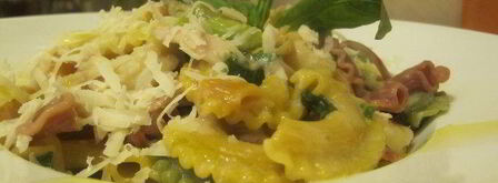 цветная паста с креветками, кальмаром, спаржей и кокосовым молоком. Шаг 4