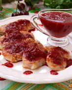 Филе индейки под вишневым соусом