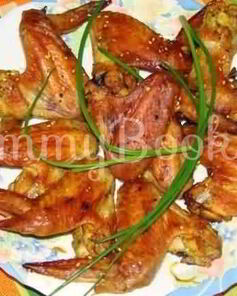 Куриные крылья в соевом соусе и васаби