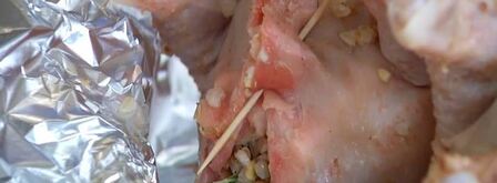 курица, фаршированная гречкой и каштанами. Шаг 9