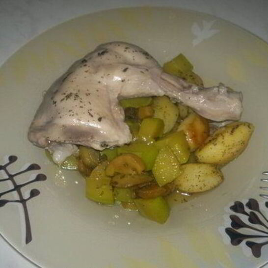 Рецепт отварные куриные ножки с тущеным кабачком и грибами и паровой картофель в духовке