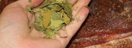 подчеревок в рукаве запеченный в духовке по-украински. Шаг 3