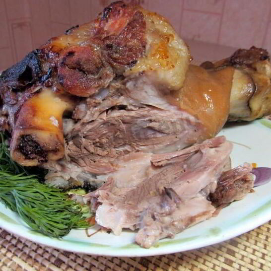 Рецепт свиной рульки в пиве запеченной в духовке